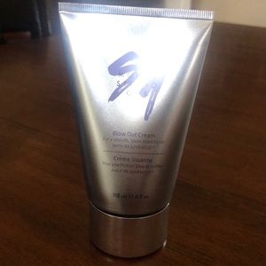 Monat Blow Out Cream